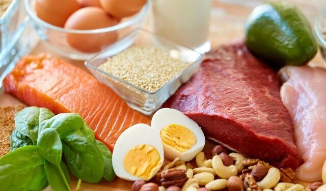 تاثیر عادات غذایی بر افتادگی سینه و اهمیت تغذیه سالم
