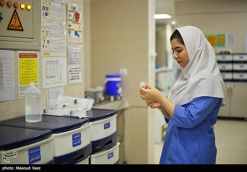 بازنشستگی جمعی پرستاران به دلیل مشکلات معیشتی و کمبود نیرو در مواجهه با نیازهای سلامت عمومی